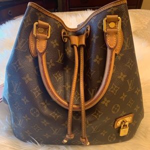 Louis Vuitton Eden Monogram bucket bag